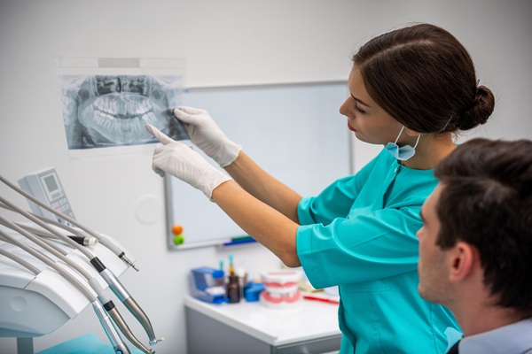How To Choose Between Tooth Extraction And Root Canal